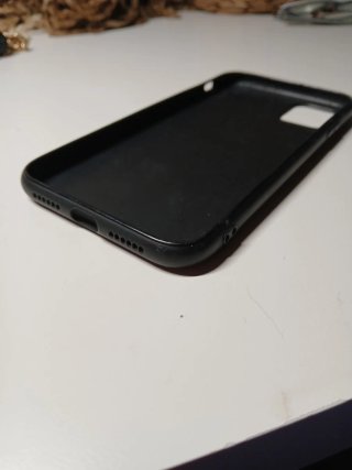 Funda iPhone 11 BAPE Roja Camuflaje Tiburón