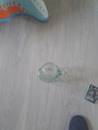 Botella de vidrio antigua con tapón