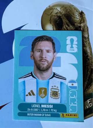 Se vende album de cromos con bastantes pegados