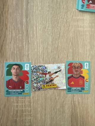 Panini Cristiano Ronaldo y Lamine Yamal