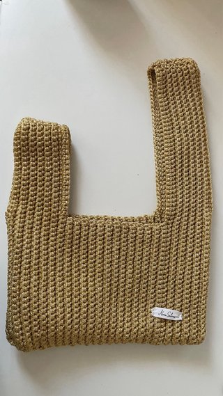 Bolso de crochet dorado