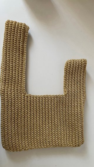 Bolso de crochet dorado
