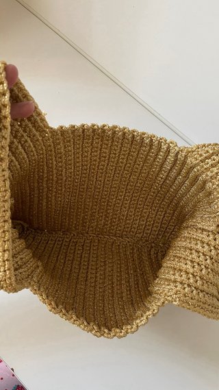 Bolso de crochet dorado
