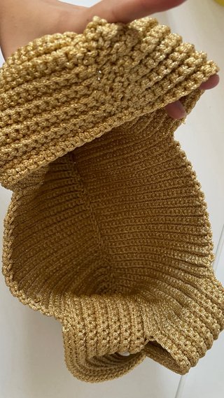 Bolso de crochet dorado