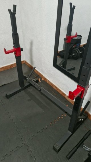 Rack de Sentadillas Negro y Rojo