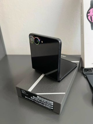 Samsung Galaxy Z Flip7 + Watch6 Nero