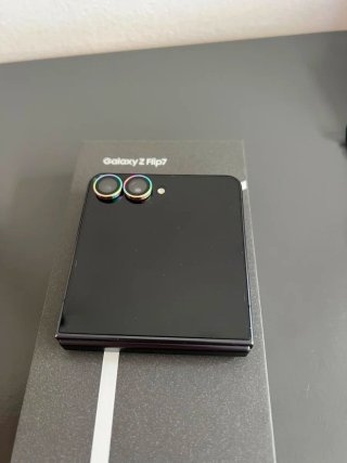 Samsung Galaxy Z Flip7 + Watch6 Nero