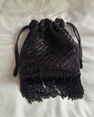 Bolso de fiesta negro con abalorios