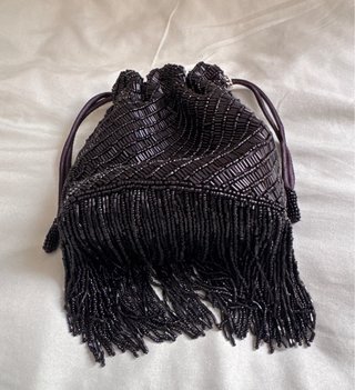 Bolso de fiesta negro con abalorios
