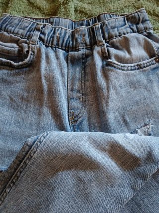 Pantalón vaquero desgastado para niño