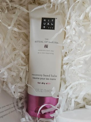 Set de Rituals of Sakura, blanco y dorado