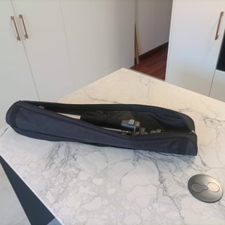 Trípode Amazon Basics con rótula orientable