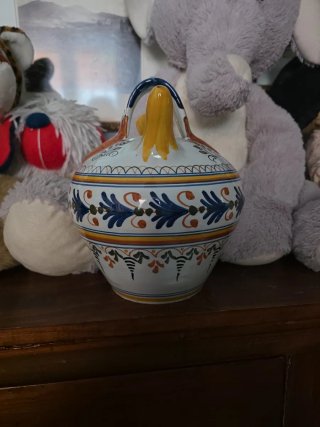 Botijo antiguo de cerámica pintada Talavera