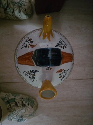 Botijo antiguo de cerámica pintada Talavera