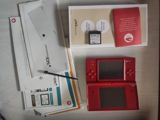 Consola Nintendo DSi Roja