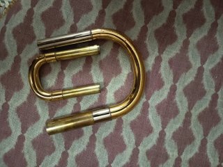 Trombón Yamaha con funda y accesorios