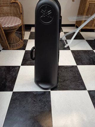 Trombón Yamaha con funda y accesorios