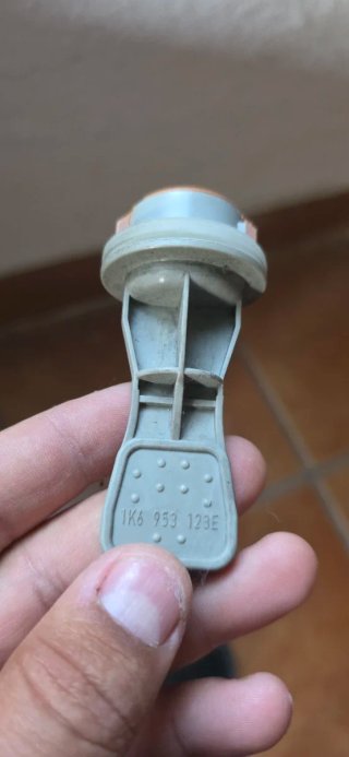 Soporte luz intermitente Golf 5