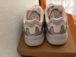 Zapatillas Fila Plata y Blanco Talla 39