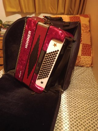 Acordeón Hohner Bravo III 72 Morado