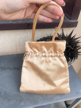 Pochette da sera ricamata paillettes e perline