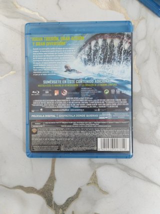 Blu-ray Megalodon + Película Digital