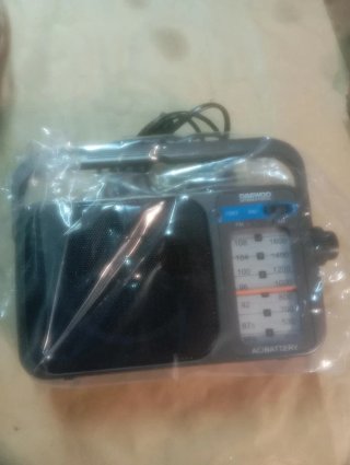 Radio Daewoo Negra