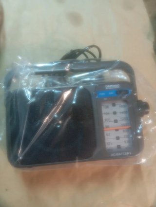 Radio Daewoo Negra
