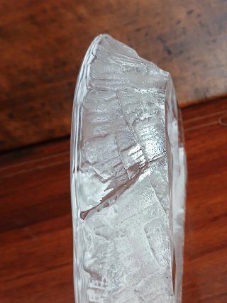 Scultura o fermacarte in  cristallo incisa
