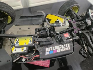 Mugen MBX8 1/8 RC Buggy