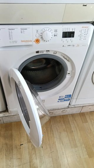Lavadora-Secadora Indesit 7kg/5kg 1600 RPM