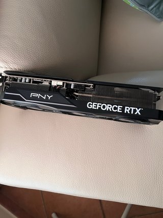 Scheda video PNY RTX 5070 Ti 16GB