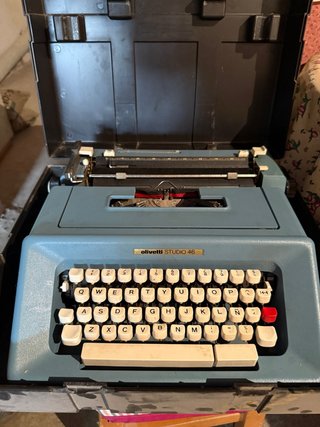 Máquina de escribir Olivetti Studio 46