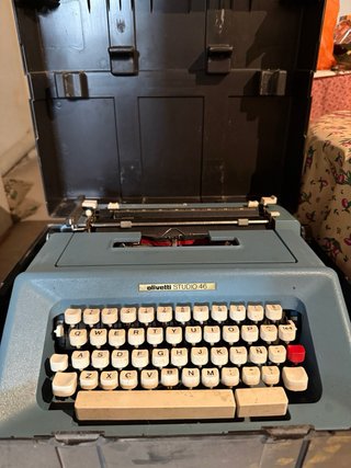 Máquina de escribir Olivetti Studio 46