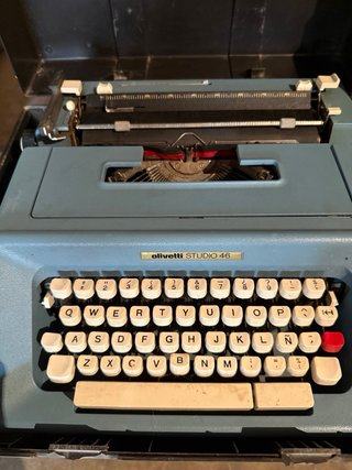 Máquina de escribir Olivetti Studio 46