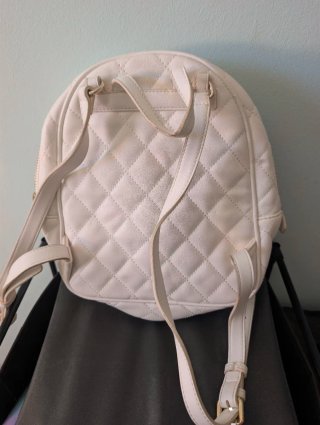 Mochila Guess Blanca Tachuelas