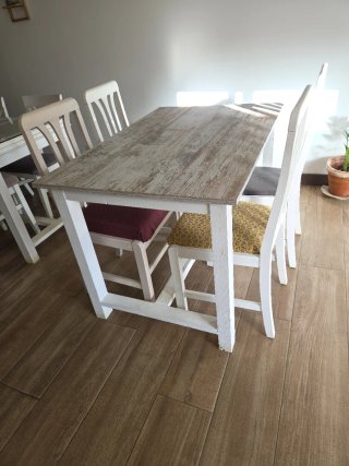 10 Mesas de madera con sus sillas
