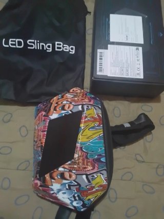 Bolso bandolera negro y amarillo
