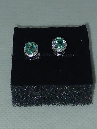 Pendientes de Esmeralda con pavé de topacio.