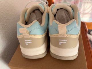 Zapatillas Fila Beige y Azul Talla 39