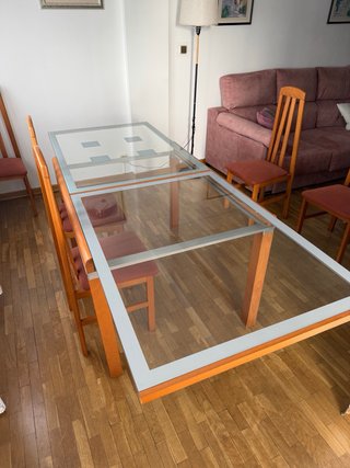 Mesa Comedor Cristal y Sillas Madera