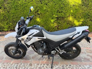 Yamaha XT660X Supermotard Blanca 2011