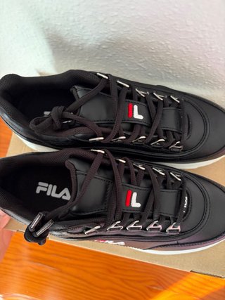 Zapatillas Fila Negras Suela Blanca Talla 38