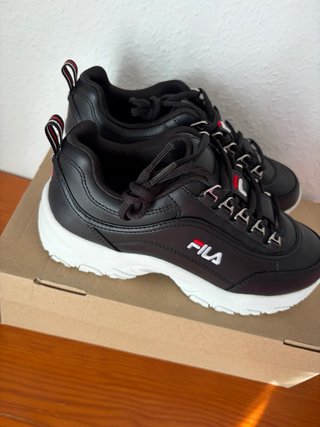 Zapatillas Fila Negras Suela Blanca Talla 38