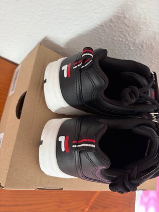 Zapatillas Fila Negras Suela Blanca Talla 38