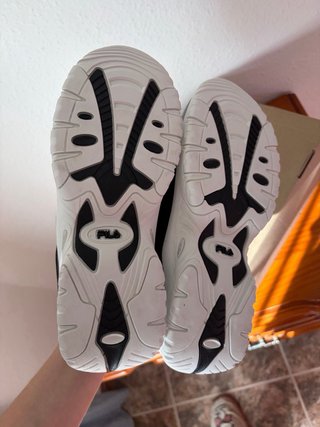 Zapatillas Fila Negras Suela Blanca Talla 38