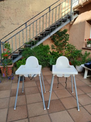 2 Trones Ikea 15 € totes dues