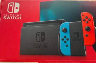 Nintendo Switch Roja y Azul + Juegos