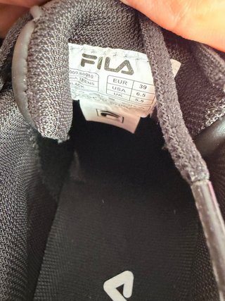 Zapatillas Fila Negras Suela Blanca Talla 39