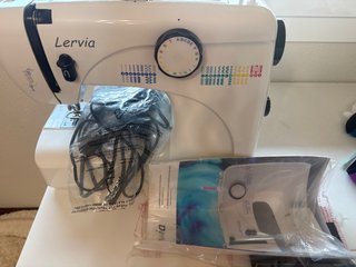 Máquina de coser Lervia